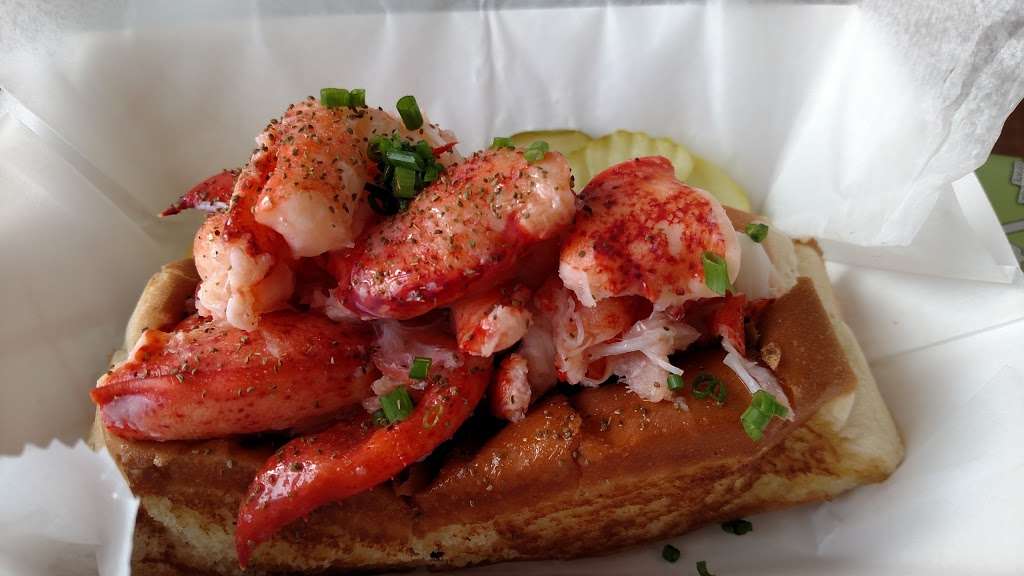 Quincys Original Lobster Rolls | 709 Beach Ave, Cape May, NJ 08204, USA | Phone: (609) 600-3571