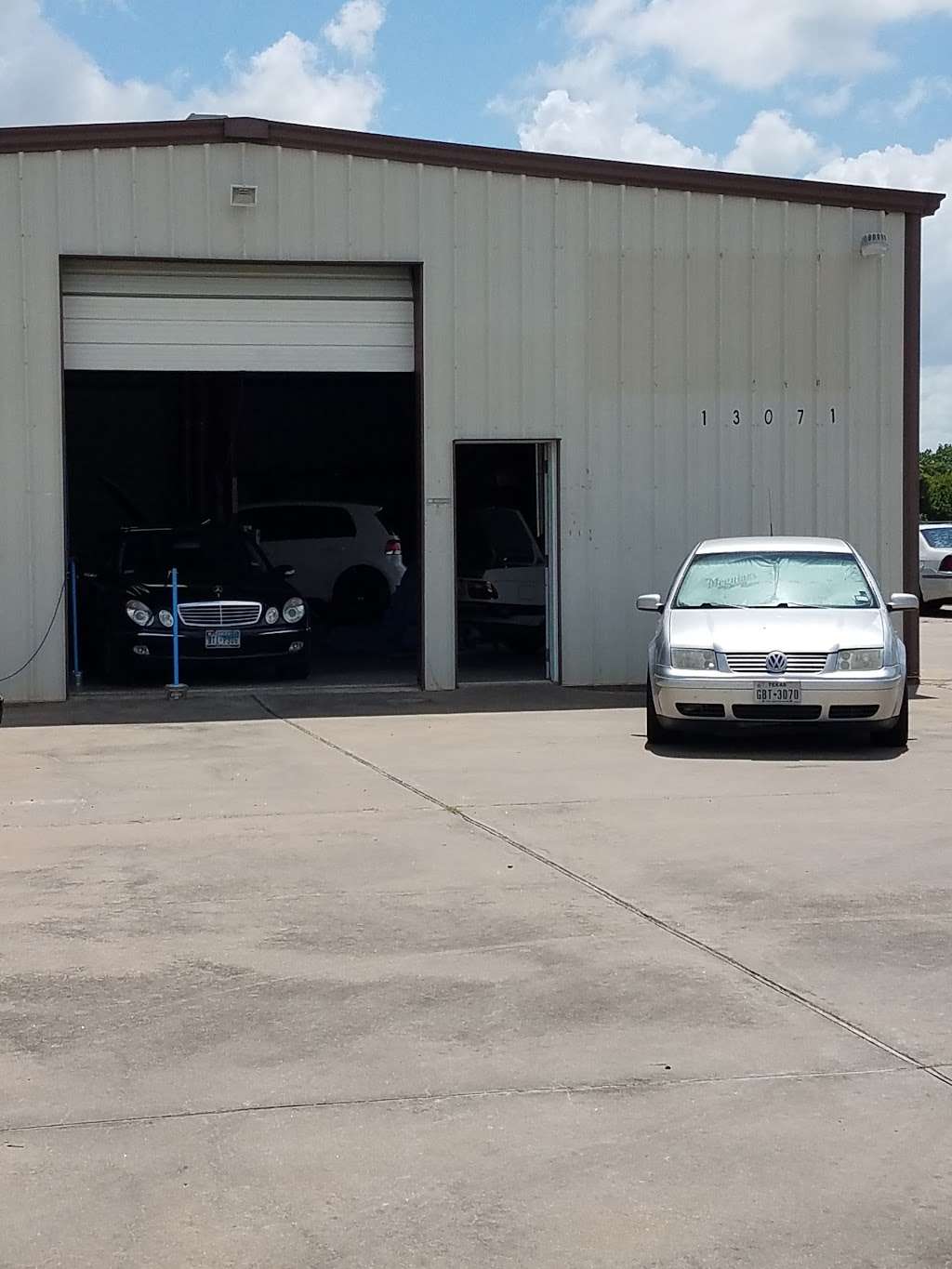 Hudson Autowerks | 13071 TX-288 Business, Angleton, TX 77515, USA | Phone: (979) 417-1669