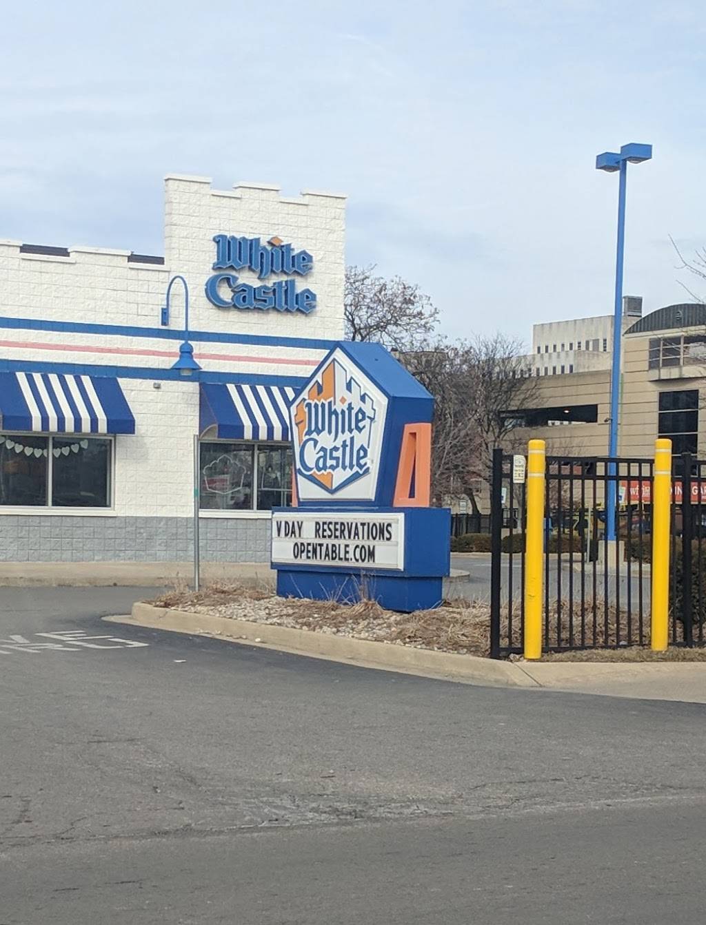 White Castle | 102 W 16th St, Indianapolis, IN 46202, USA | Phone: (317) 926-1424