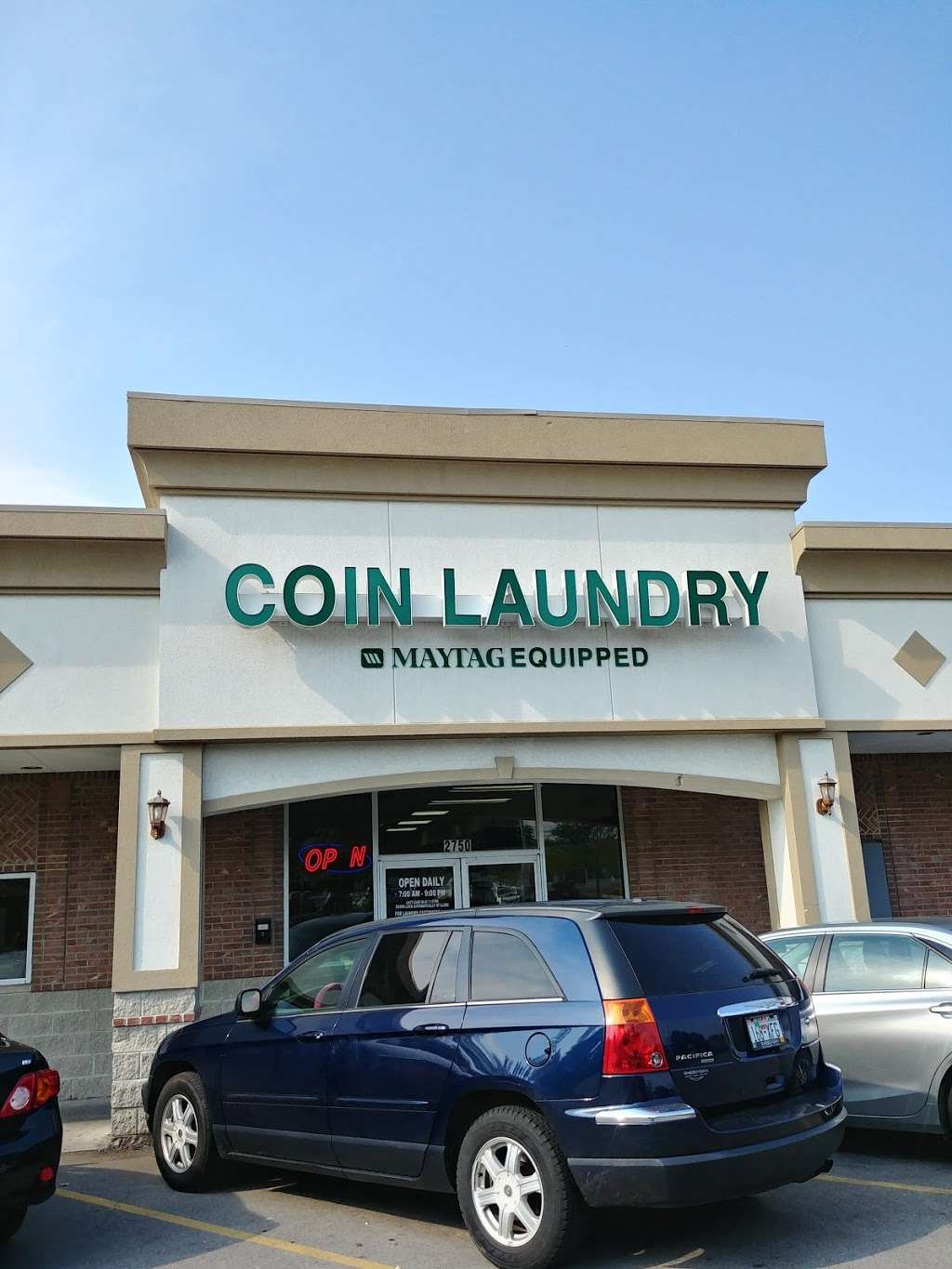 Grange Avenue Maytag Coin Laundry | 2750 W Grange Ave, Greenfield, WI 53221, USA | Phone: (877) 296-8162