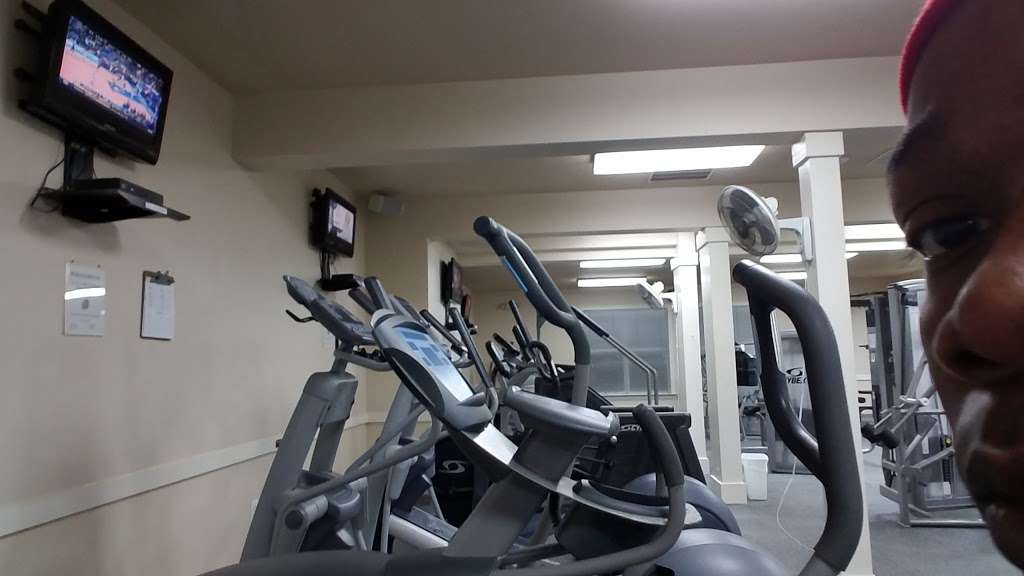 Thompson Center Fitness Facility | 6090 Kingstowne Village Pkwy, Alexandria, VA 22315, USA | Phone: (703) 922-4216