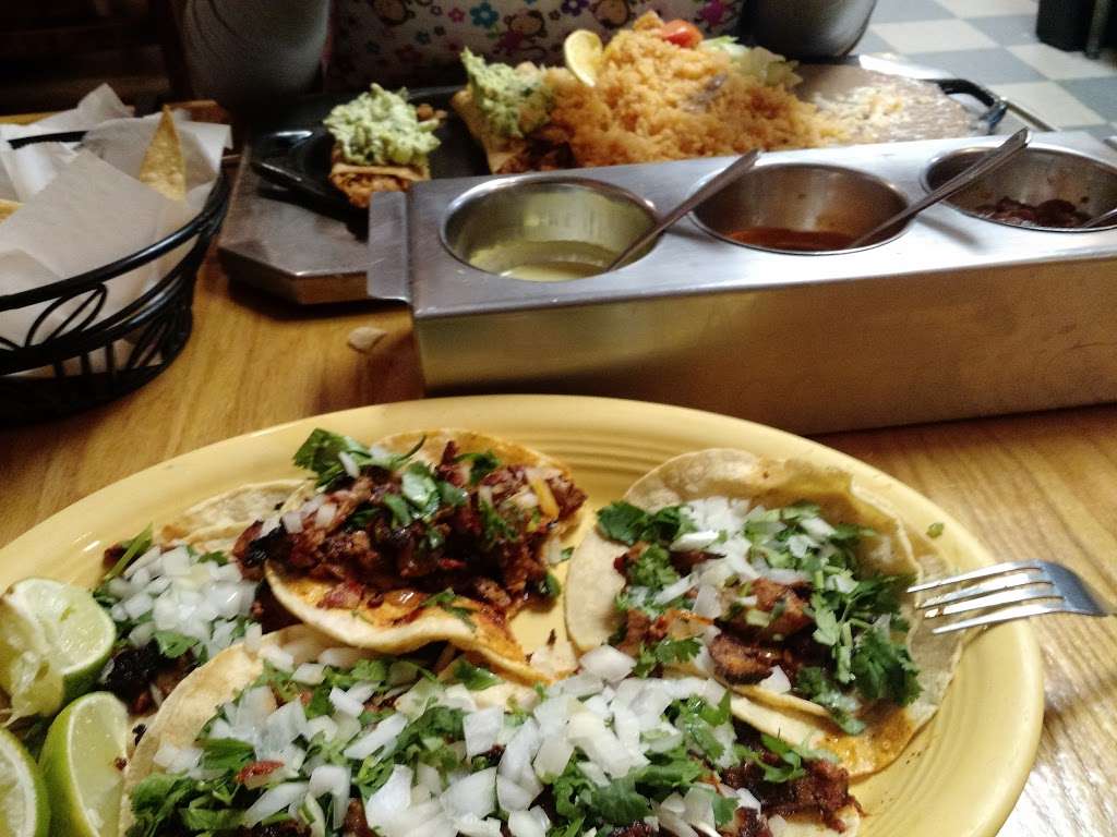 Taqueria Amigo Chino 2 | 5959 W Lawrence Ave, Chicago, IL 60630, USA | Phone: (773) 853-0170