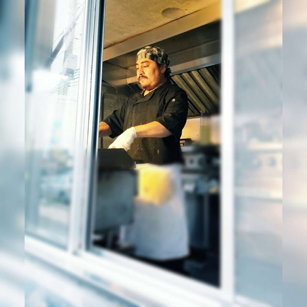 El Morelense Food Truck | 1221 Suffolk Ave, Brentwood, NY 11717, USA | Phone: (631) 796-2387 El Morelense Food Truck | 1221 Suffolk Ave, Brentwood, NY 11717, USA | Phone: (631) 796-2387