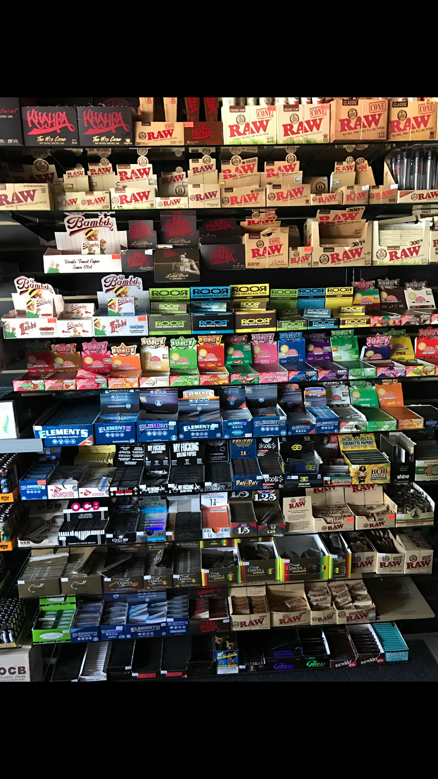 V&R SMOKE SHOP | 130 Mansfield Ave, Norton, MA 02766, USA | Phone: (508) 285-4026