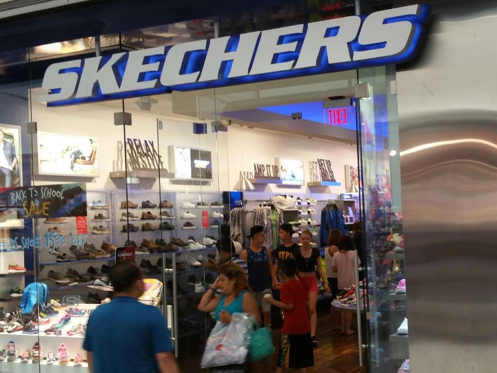 SKECHERS Retail, 1400 Willowbrook Mall 