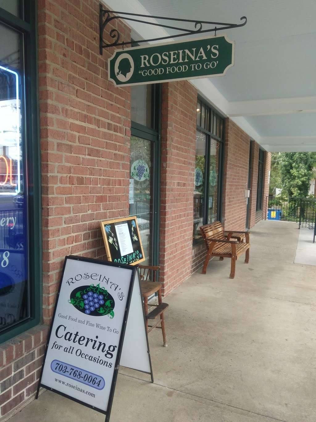 Roseinas | 1307 Shenandoah Rd, Alexandria, VA 22308, USA | Phone: (703) 768-0064