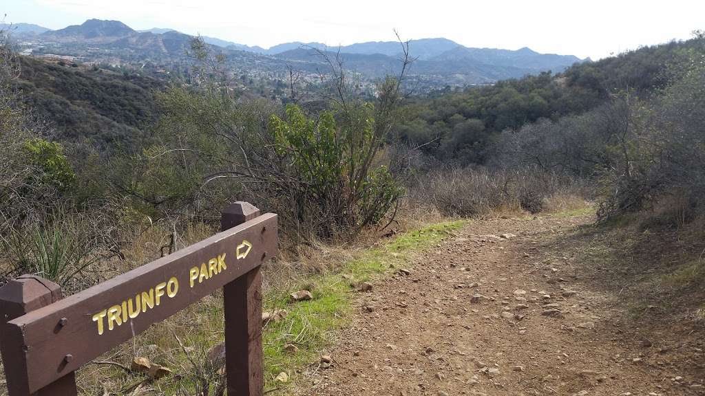 Edison Trail Bench | Thousand Oaks, CA 91361, USA