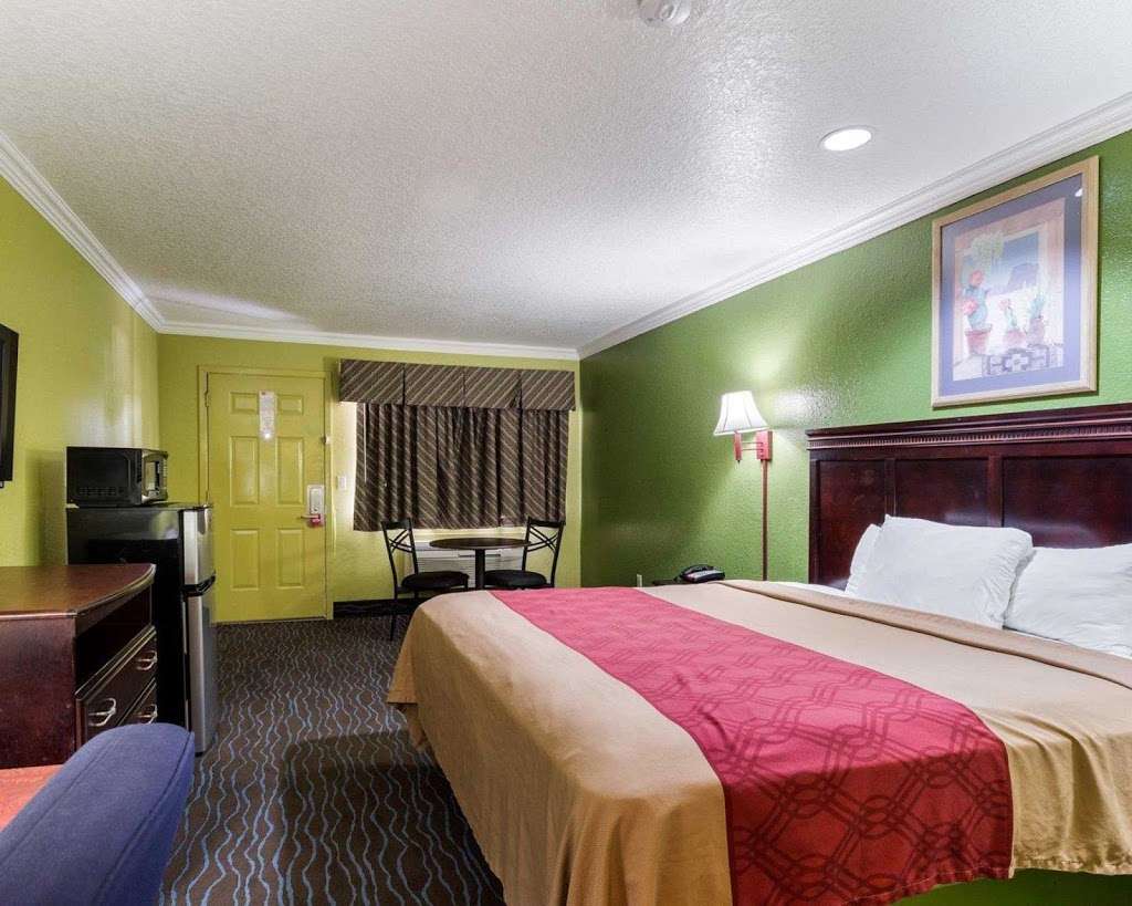 Econo Lodge Houston Hobby | 9000 Airport Blvd, Houston, TX 77061, USA | Phone: (713) 943-0035