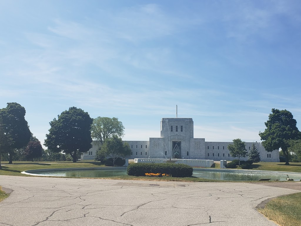 White Chapel Memorial Park Cemetery | 621 W Long Lake Rd, Troy, MI 48098, USA | Phone: (248) 362-7670