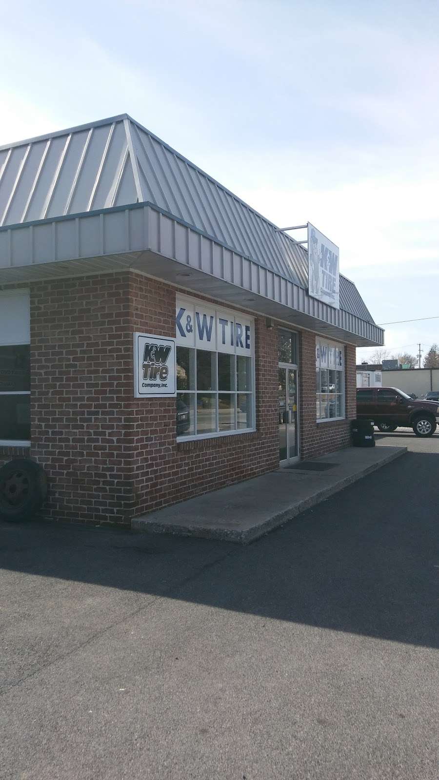 K & W Tire | 687 York St, Gettysburg, PA 17325, USA | Phone: (717) 334-4712