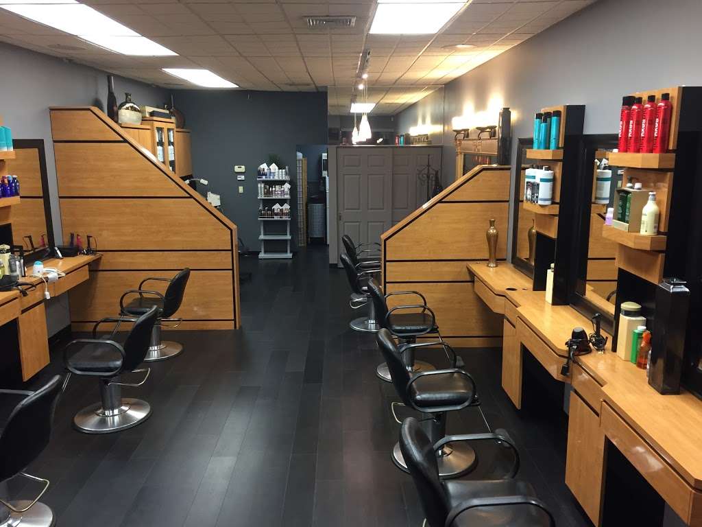 Sizzles Salon Ltd | 77 E Main St, Huntington, NY 11743 | Phone: (631) 549-2887