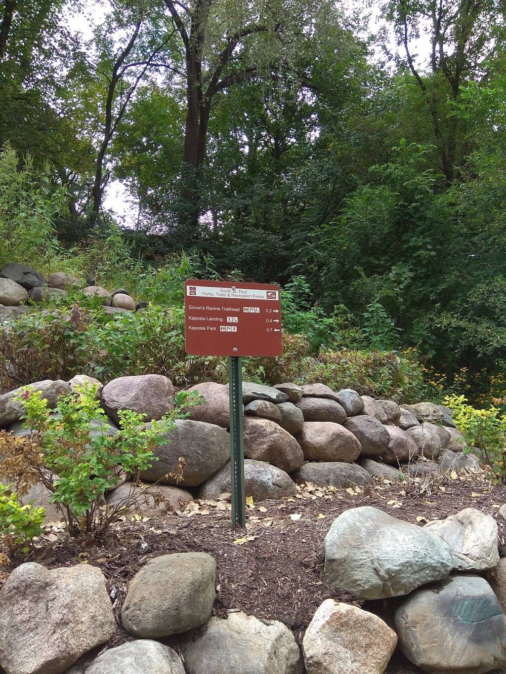 Simons Ravine Trailhead | 1308 Concord St N, South St Paul, MN 55075, USA | Phone: (651) 306-3690