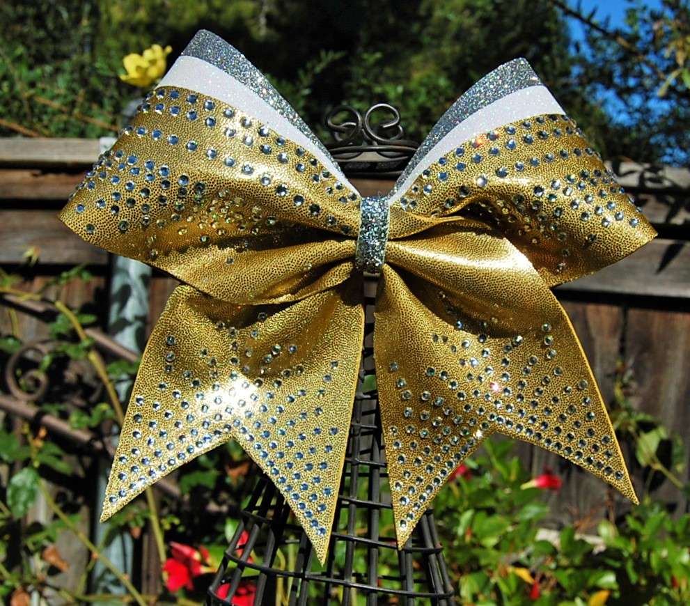 The Cheer Bow Lady | 39214 Vía Sonrisa, Murrieta, CA 92563, USA | Phone: (949) 412-8670