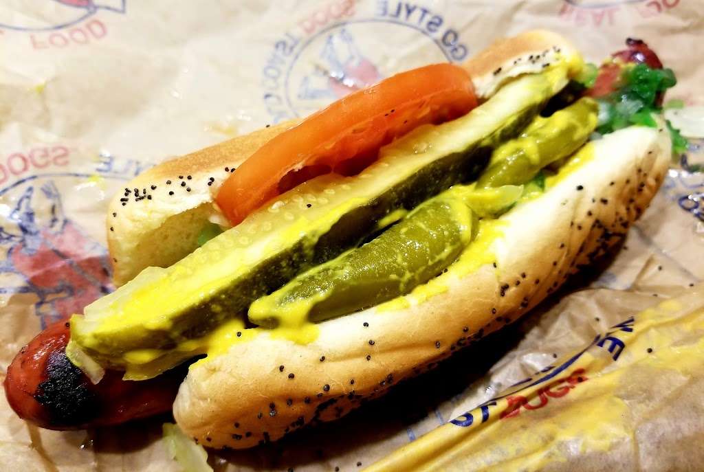 Gold Coast Dogs | 5757 S Cicero Ave, Chicago, IL 60638, USA | Phone: (773) 735-6789