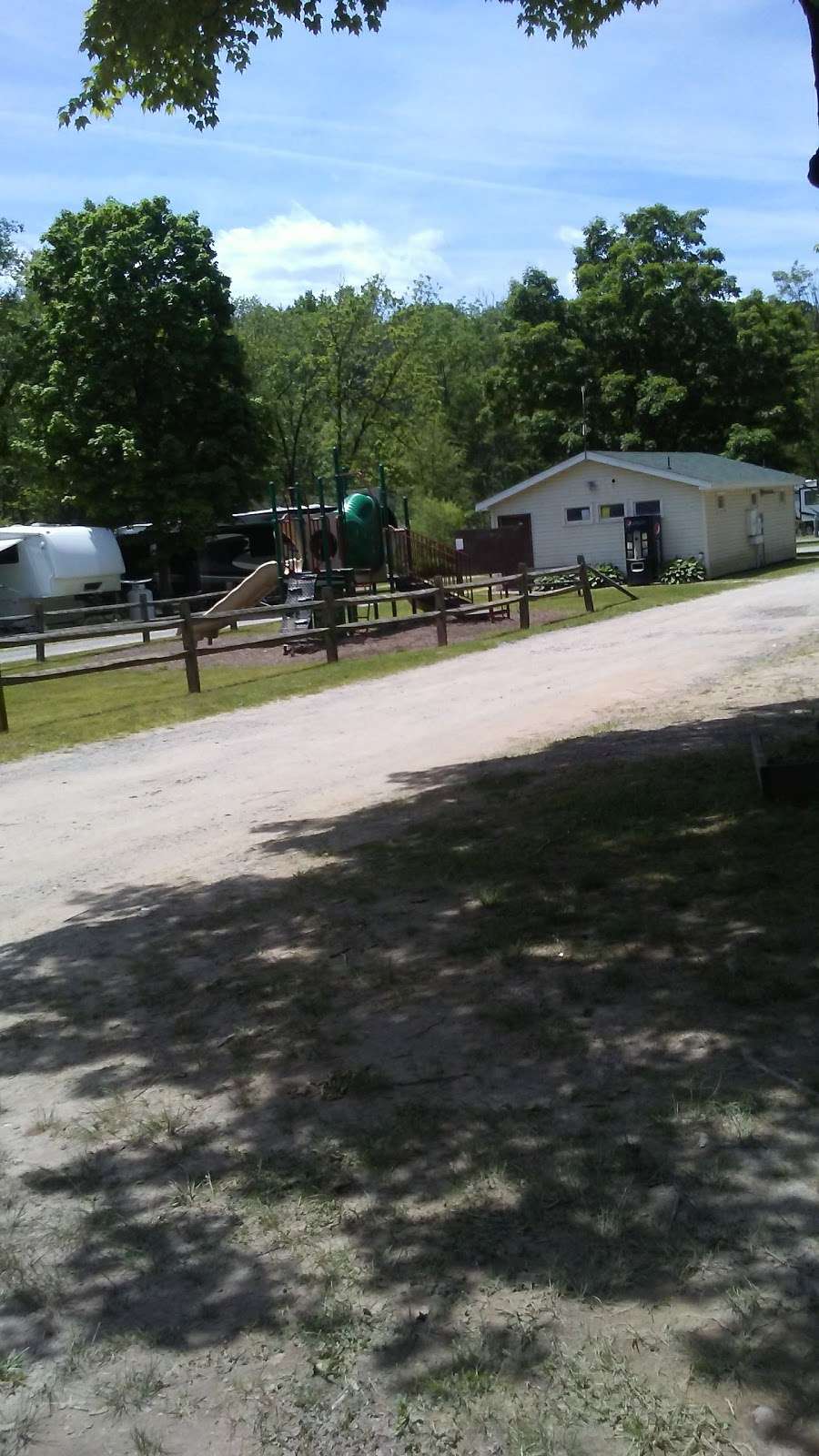 Cozy Creek Family Campground | 30 Vacation Ln, Tunkhannock, PA 18657, USA | Phone: (570) 836-4122