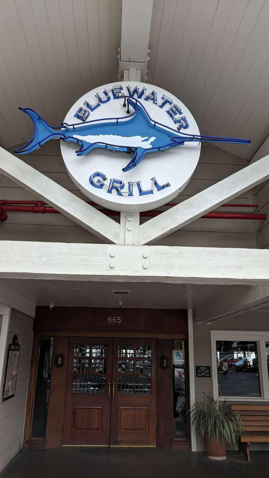 Bluewater Grill Seafood Restaurant | 665 N Harbor Dr, Redondo Beach, CA 90277 | Phone: (310) 318-3474