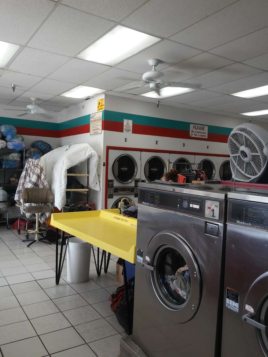 Abes Laundromat and Dry Cleaners | 5021 Okeechobee Blvd, West Palm Beach, FL 33417 | Phone: (561) 686-5745