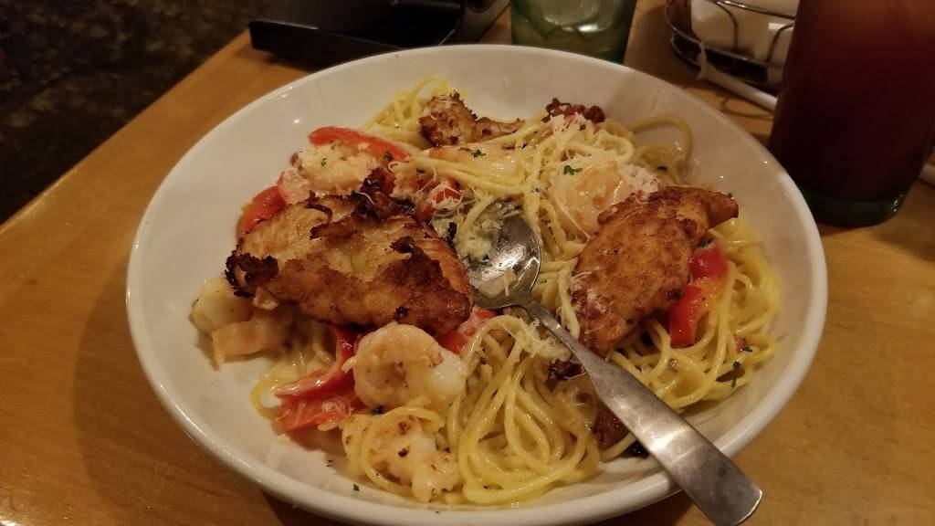 Olive Garden Italian Restaurant | 17011 Palm Pointe Dr, Tampa, FL 33647, USA | Phone: (813) 866-5253