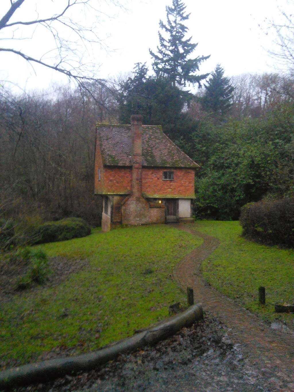 Hole Cottage | Markbeech, Edenbridge TN8 5PD, UK | Phone: 01342 850526