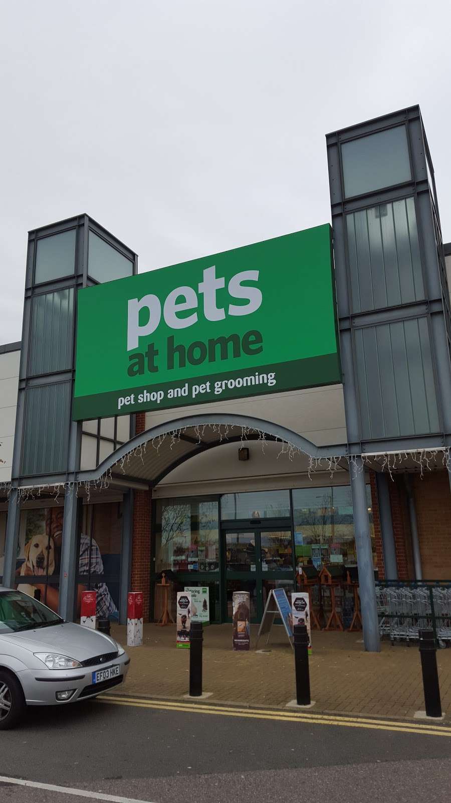 Pets at Home Thamesmead | Unit E, Cannon Retail Park, 8 Twin Tumps Way, London SE28 8RD, UK | Phone: 0345 600 6084