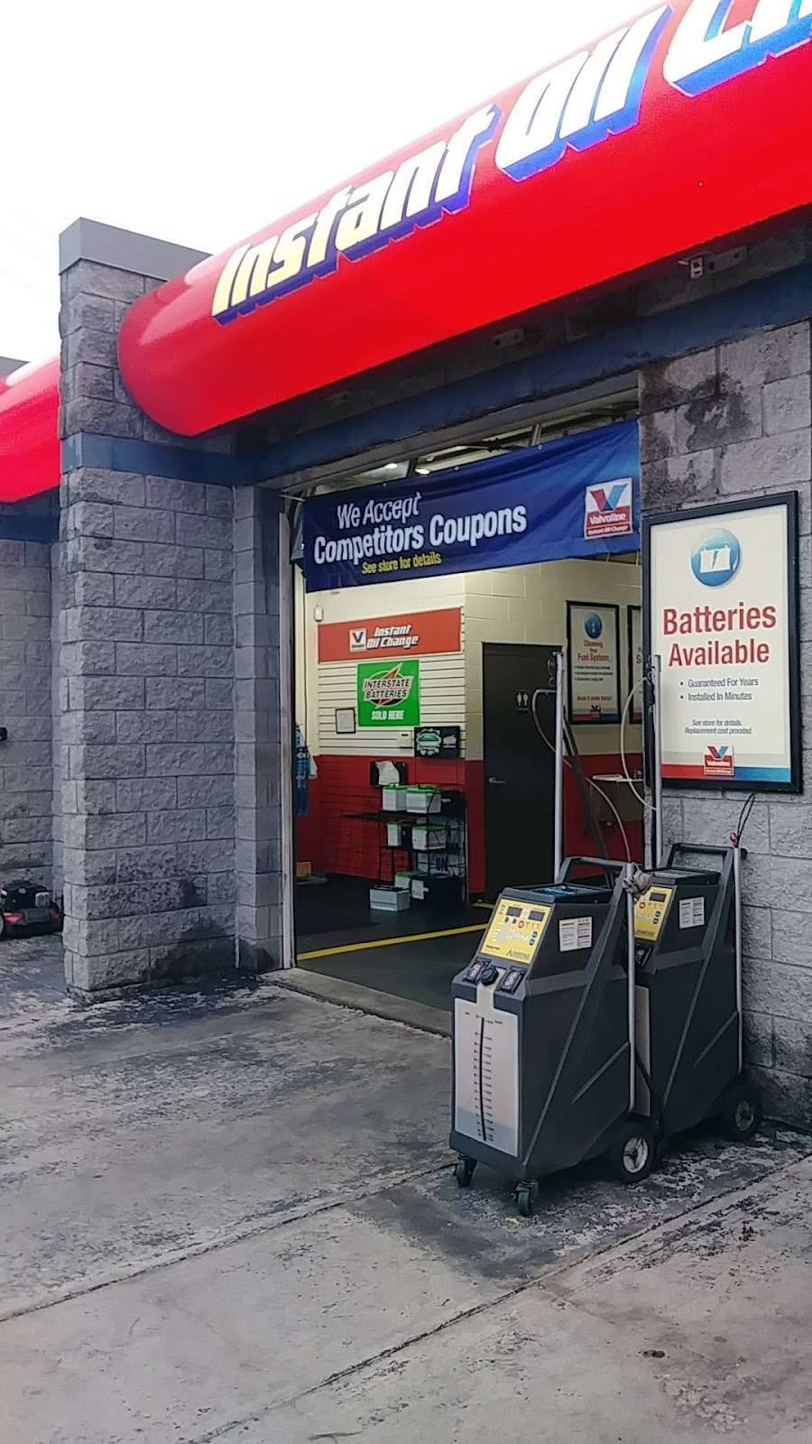 Valvoline Instant Oil Change | 5912 S Packard Ave, Cudahy, WI 53110, USA | Phone: (414) 769-8547