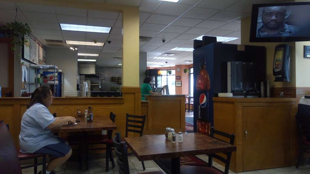 Andrinas Pizzeria | 1060 Massachusetts Ave, Arlington, MA 02476, USA | Phone: (781) 648-4800