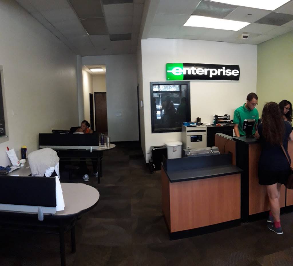 Enterprise Rent-A-Car | 5313 N Sheridan Rd, Chicago, IL 60640, USA | Phone: (773) 271-4500