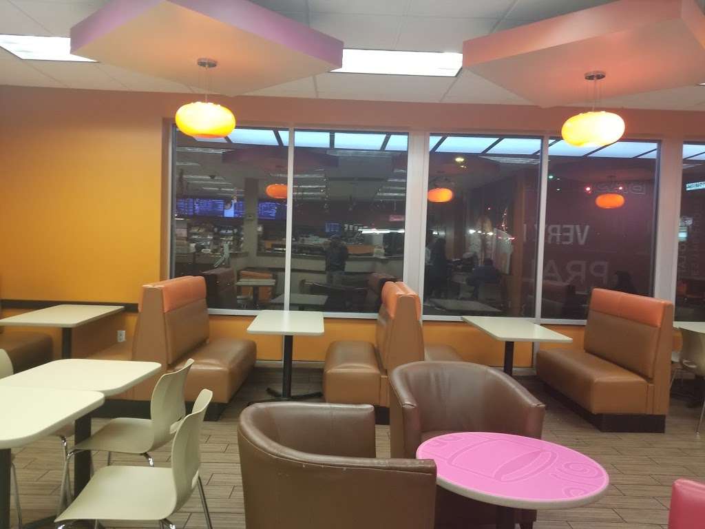 Dunkin Donuts | 410 Minnisink Rd, Totowa, NJ 07512, USA | Phone: (973) 890-4405