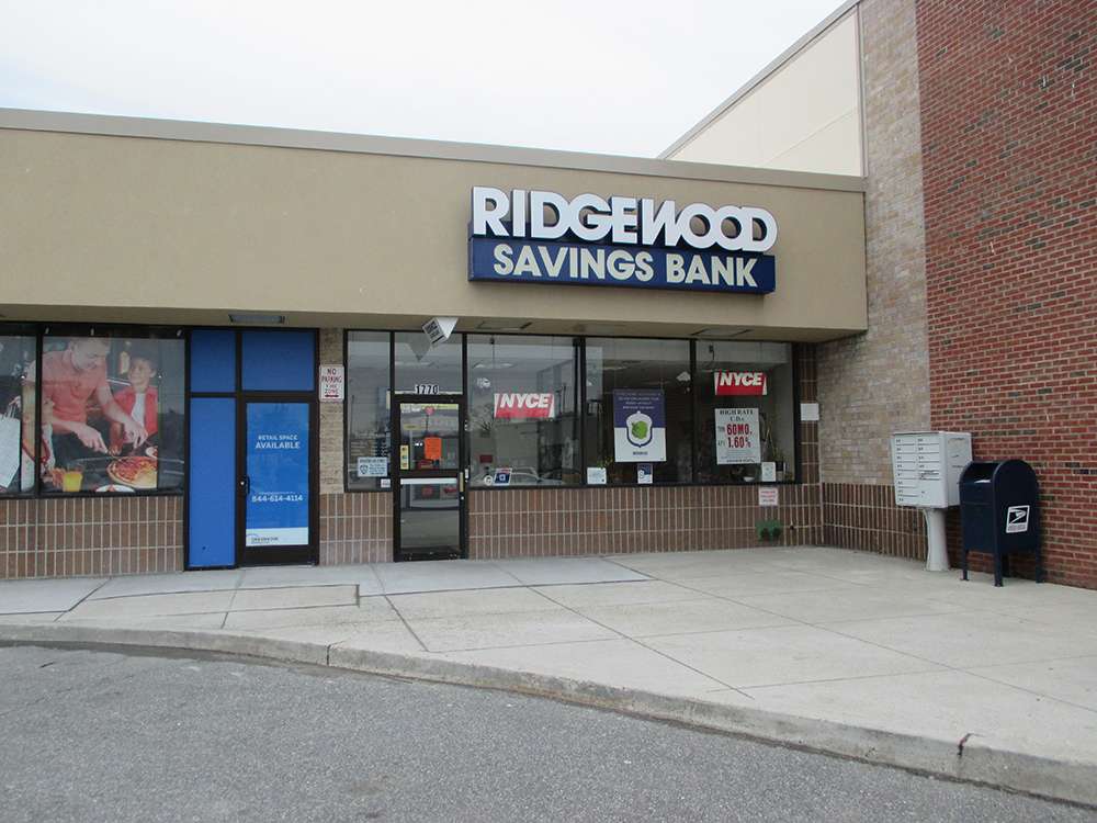 Ridgewood Savings Bank | 1770 E Gun Hill Rd, The Bronx, NY 10469, USA | Phone: (718) 671-4600