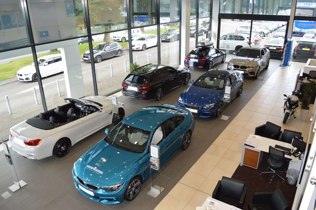 Vines of Redhill BMW | 12 Bonehurst Rd, Salfords, Redhill RH1 5EP, UK | Phone: 01293 772000