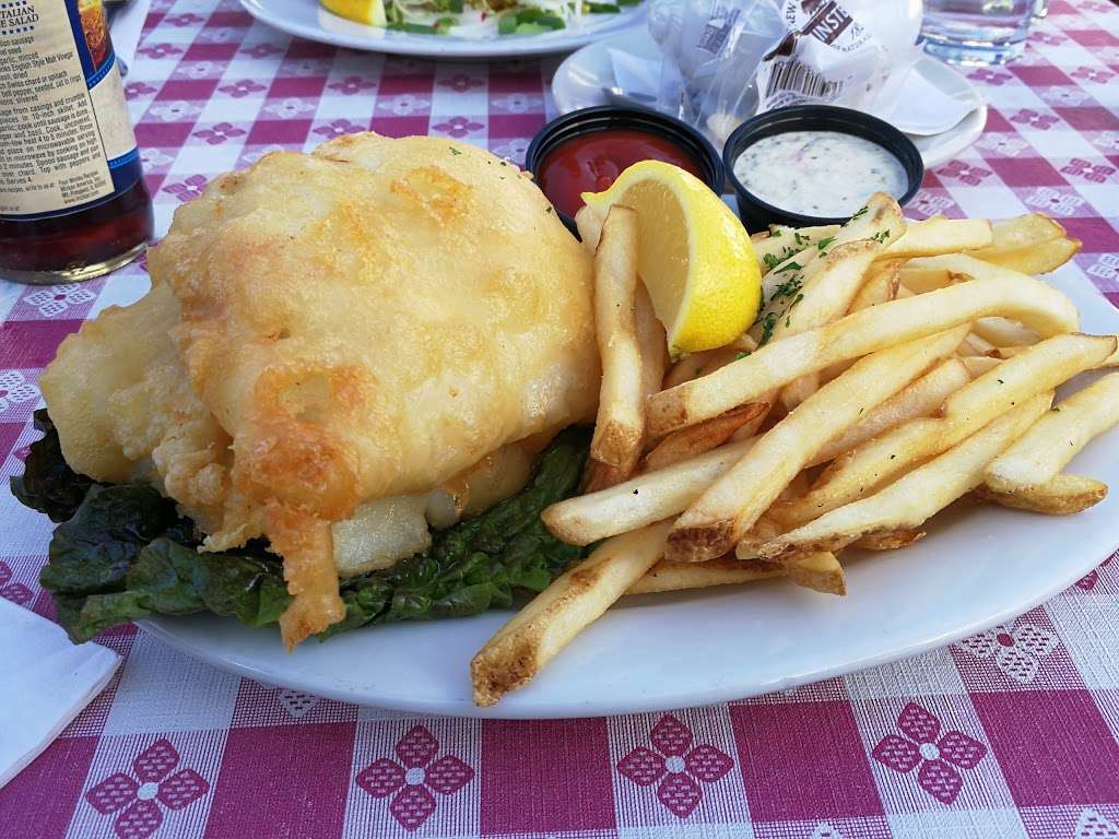 Sand Dollar Restaurant | 3458 Shoreline Hwy, Stinson Beach, CA 94970, USA | Phone: (415) 868-0434