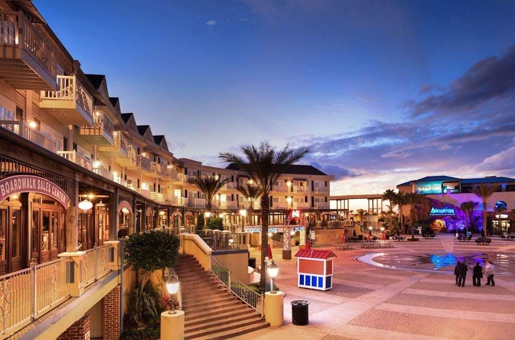 Boardwalk Inn | Waterfront #8, Kemah, TX 77565, USA | Phone: (281) 334-9880