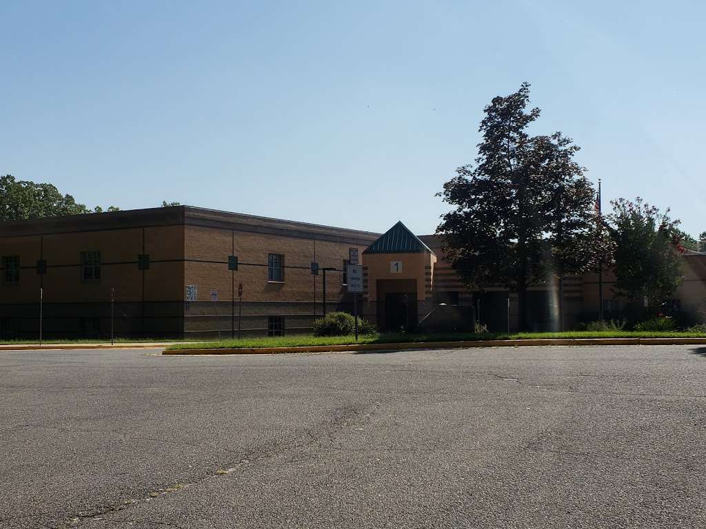 Halley Elementary School | 8850 Cross Chase Cir, Fairfax Station, VA 22039 | Phone: (703) 551-5700