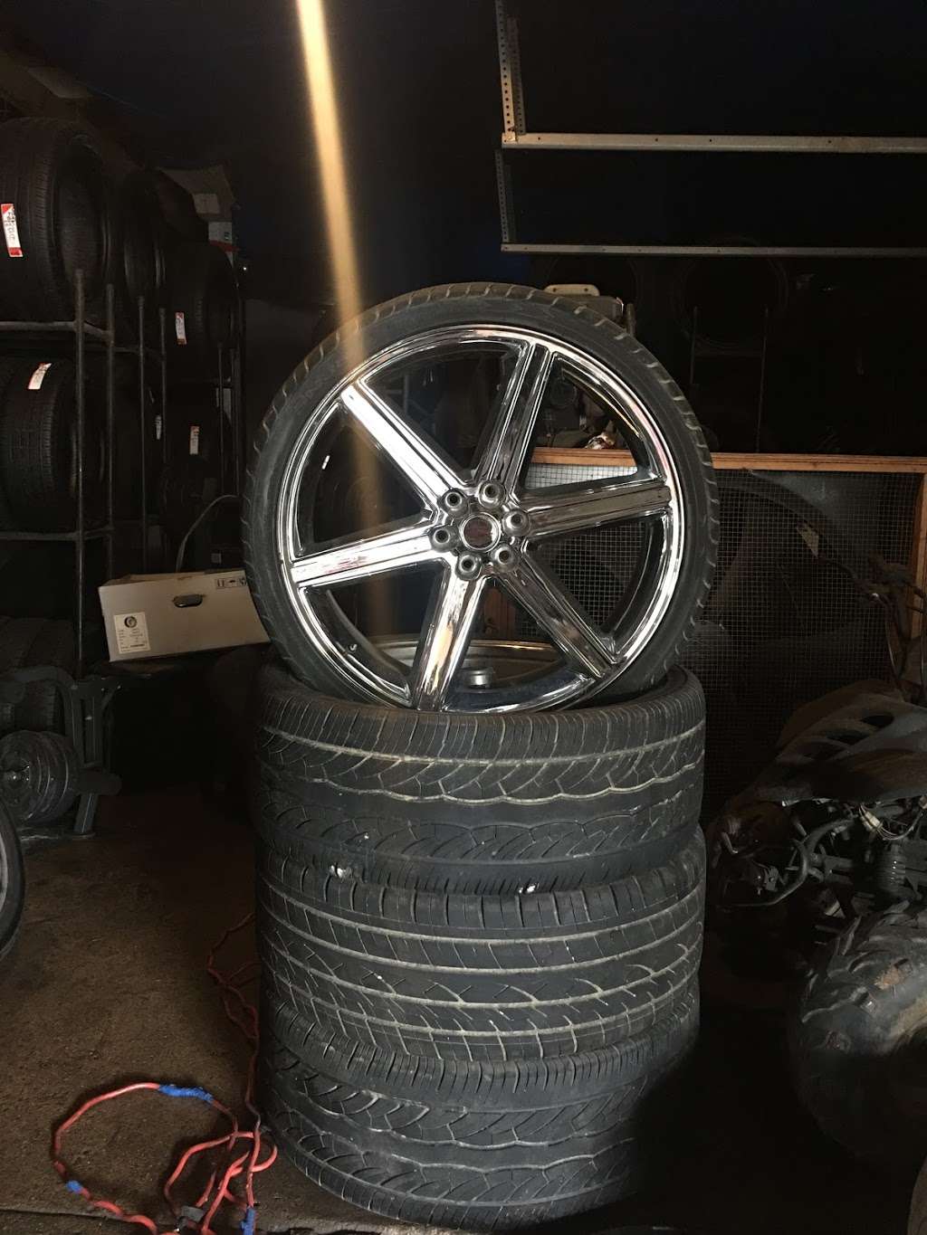 Cardenas Lux Tire Shop | 416 Houston St, Rosenberg, TX 77471 | Phone: (713) 933-5668