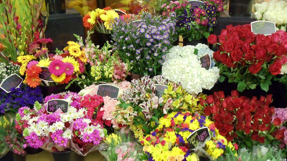 Albrechts Flower Shoppe | 3255 Golf Rd, Delafield, WI 53018, USA | Phone: (262) 646-9483