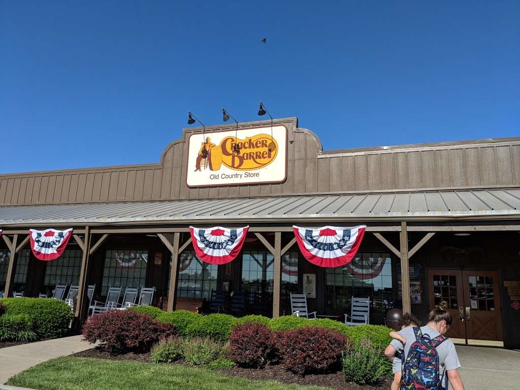 Cracker Barrel Old Country Store | 7920 NW Tiffany Springs Pkwy, Kansas City, MO 64153 | Phone: (816) 880-9171