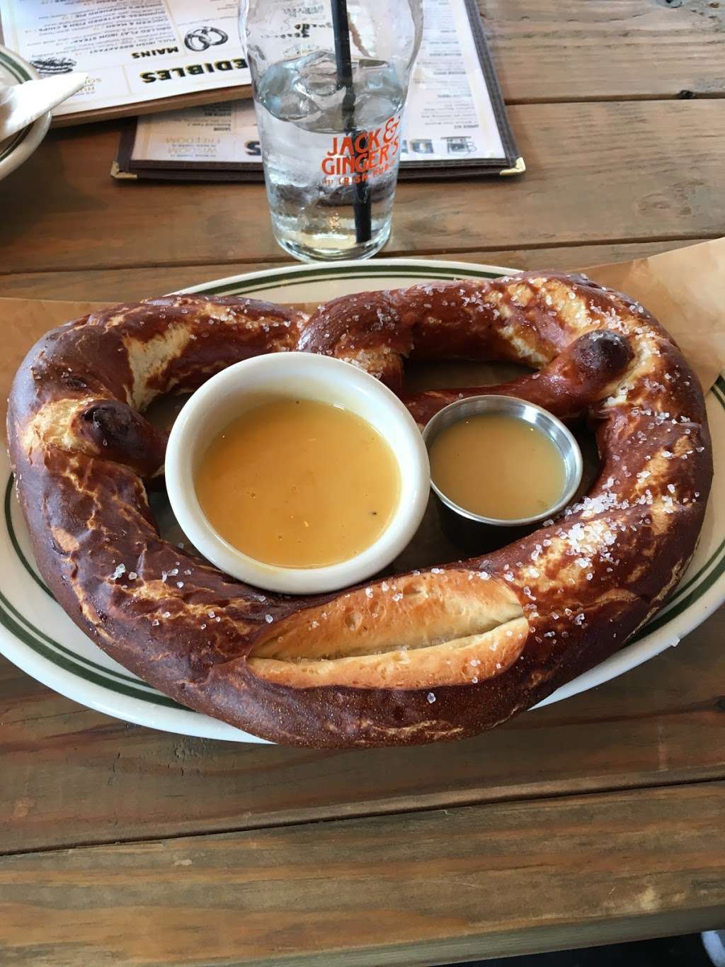 Jack & Gingers | 2416 Brazos St Suite #C, Houston, TX 77006, USA | Phone: (713) 882-1116