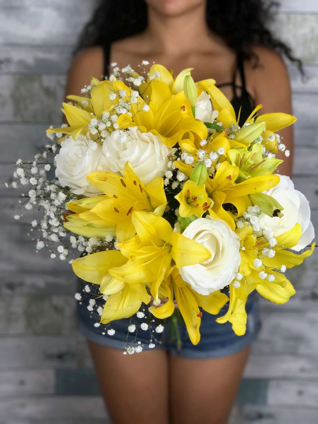 Flower Delivery Rancho Palos Verdes | 32653 Seagate Dr, Rancho Palos Verdes, CA 90275 | Phone: (424) 260-2945