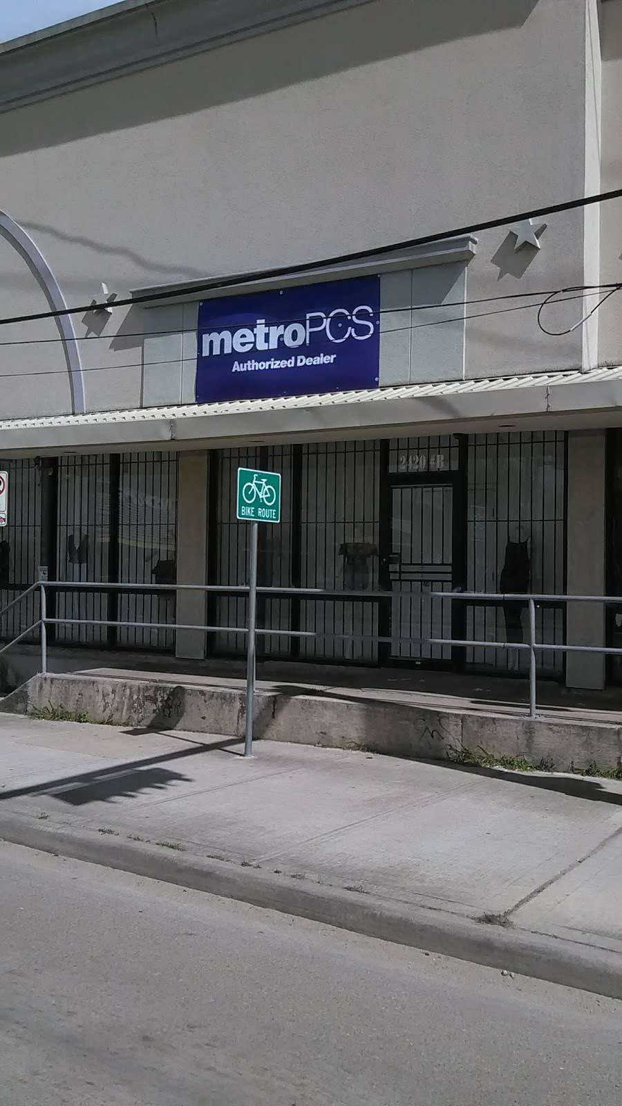 Metro by T-Mobile | 2422 Fulton St, Houston, TX 77009, USA | Phone: (832) 516-7880