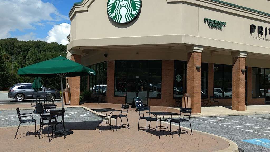 Starbucks | 4895 West Chester Pike, Newtown Square, PA 19073, USA | Phone: (610) 353-4951
