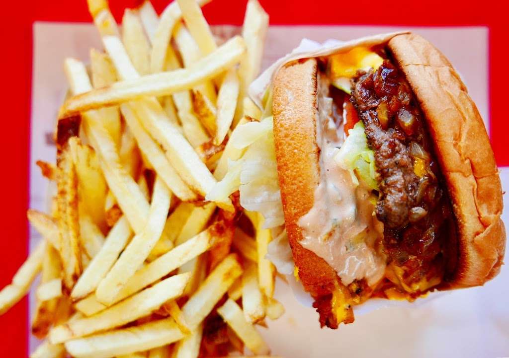 In-N-Out Burger | 7009 Sunset Blvd, Los Angeles, CA 90028, USA | Phone: (800) 786-1000