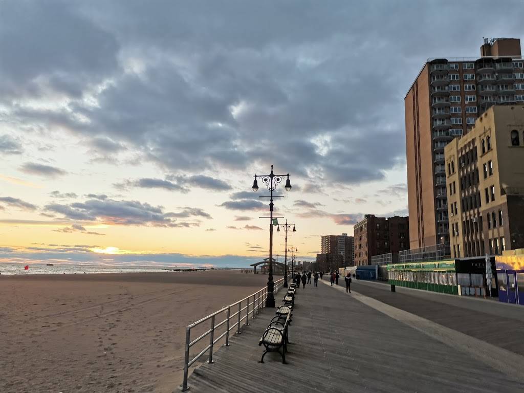 Brighton Beach | 601 Riegelmann Boardwalk, Brooklyn, NY 11235, USA | Phone: (718) 946-1350