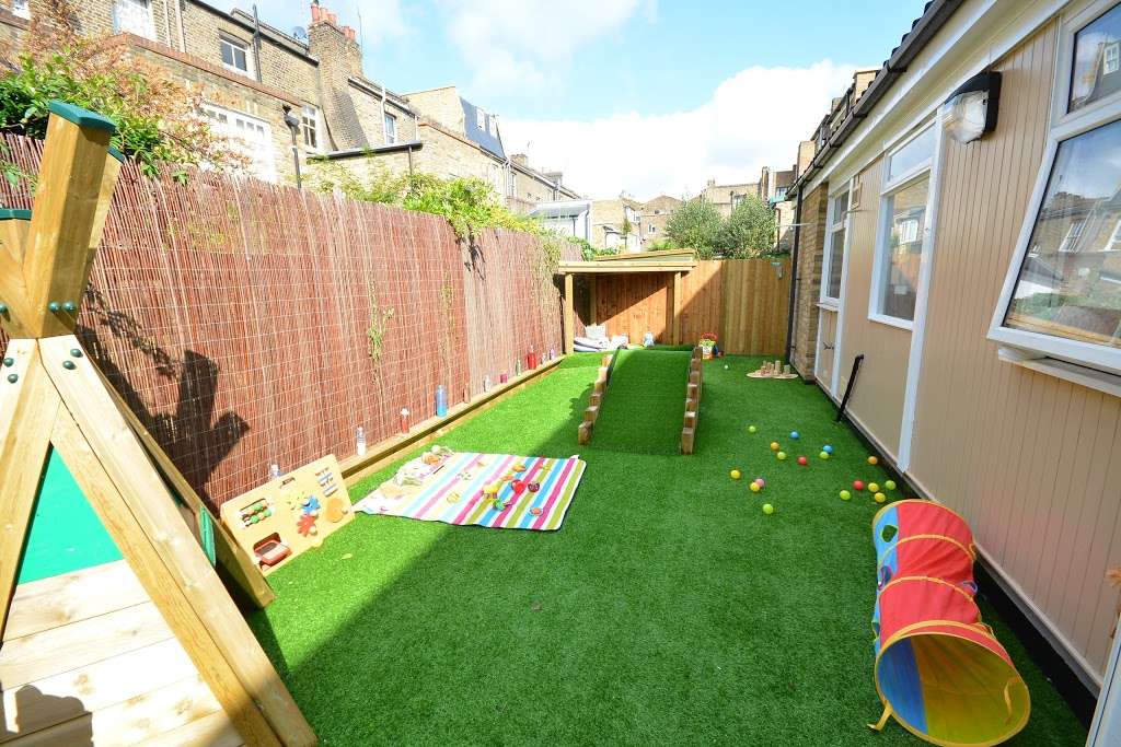 Asquith Battersea Day Nursery & Pre-School | 18 Latchmere Rd, London SW11 2DX, UK | Phone: 0370 218 7948