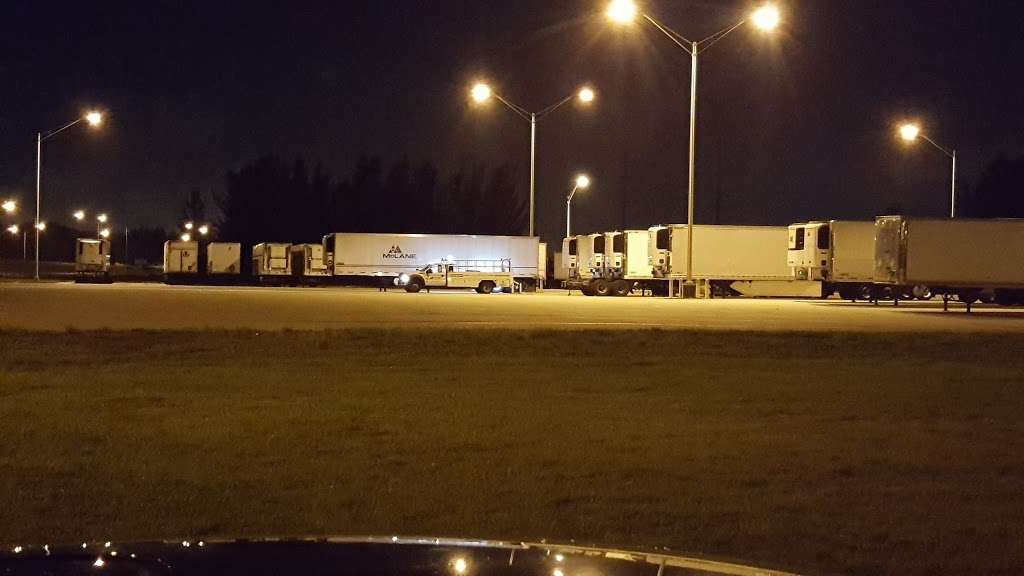 Tandem/Truck Loading Area | Tamarac, FL 33321, USA