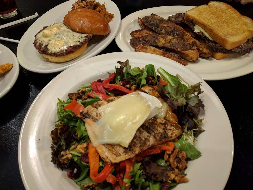 Hoof & Horn Steak House | 429 Illinois Ave, St Joseph, MO 64504, USA | Phone: (816) 238-0742