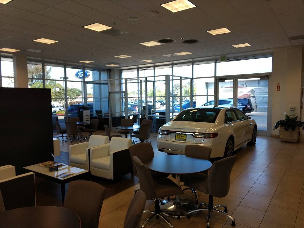 Caruso Ford Lincoln | 3500 Cherry Ave, Long Beach, CA 90807, USA | Phone: (562) 426-3301