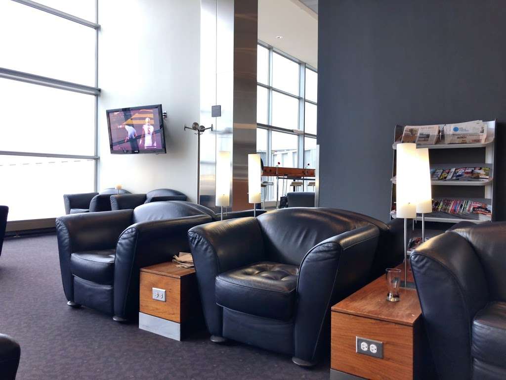 Lufthansa Senator and Business Lounges | 1 Saarinen Cir, Dulles, VA 20166, USA | Phone: (800) 645-3880