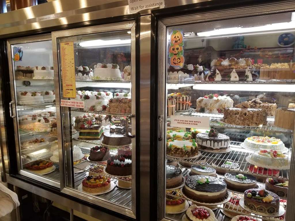 Rimini Bakery | 6822 Bay Pkwy, Brooklyn, NY 11204, USA | Phone: (718) 236-0644