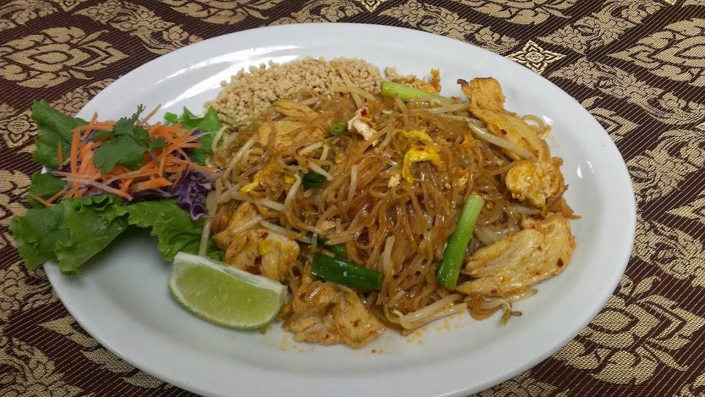 Thai Texas | 5736 SW Green Oaks Blvd, Arlington, TX 76017, USA | Phone: (817) 870-6057