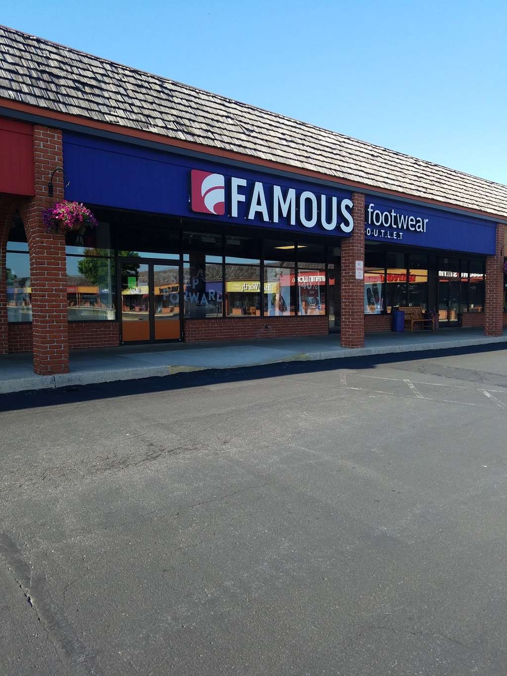 famous footwear rockvale outlets